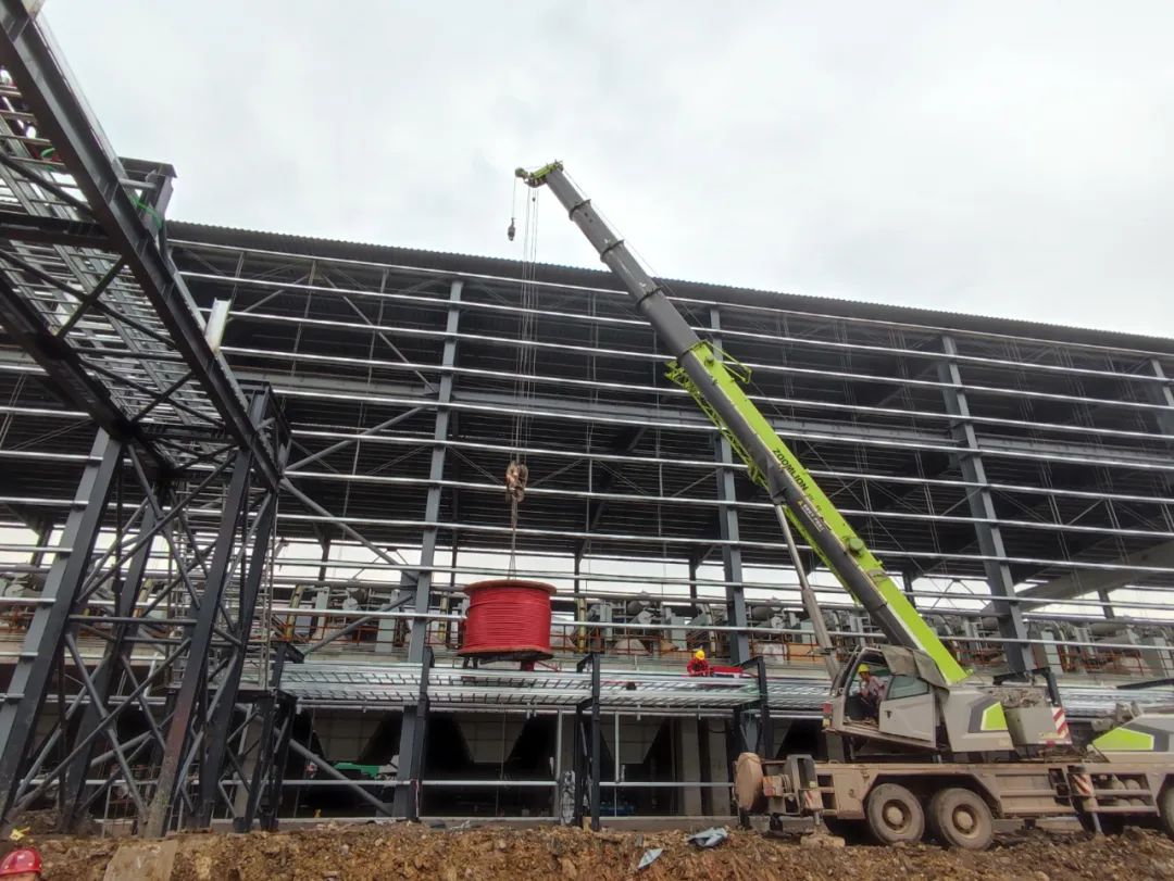 陽新項目E2F電氣室車間一次性送電成功(圖2) 圖片