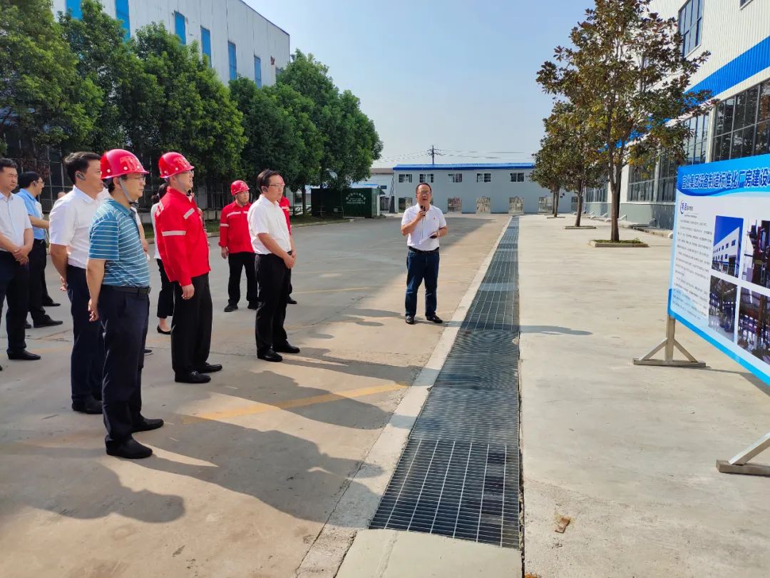 現(xiàn)場(chǎng)觀摩！猇亭區(qū)二季度項(xiàng)目拉練活動(dòng)走進(jìn)化機(jī)公司設(shè)備制造標(biāo)準(zhǔn)化廠房建設(shè)項(xiàng)目
