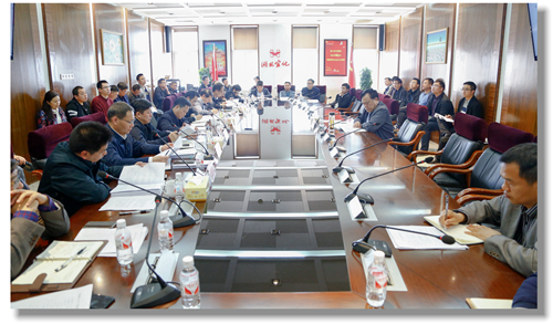 宜昌市委副書記袁衛(wèi)東到宜化集團(tuán)現(xiàn)場(chǎng)辦公(圖1) 宜昌市委副書記袁衛(wèi)東到宜化集團(tuán)現(xiàn)場(chǎng)辦公(圖1)