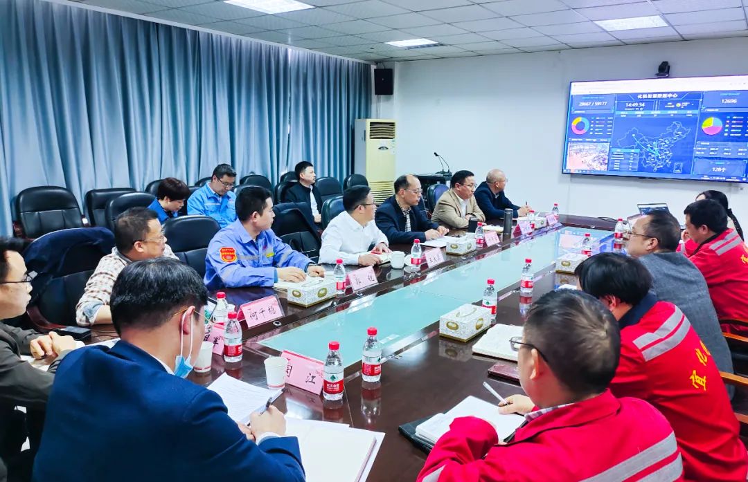 王大真一行到宜化化機(jī)公司現(xiàn)場(chǎng)辦公(圖1) 圖片