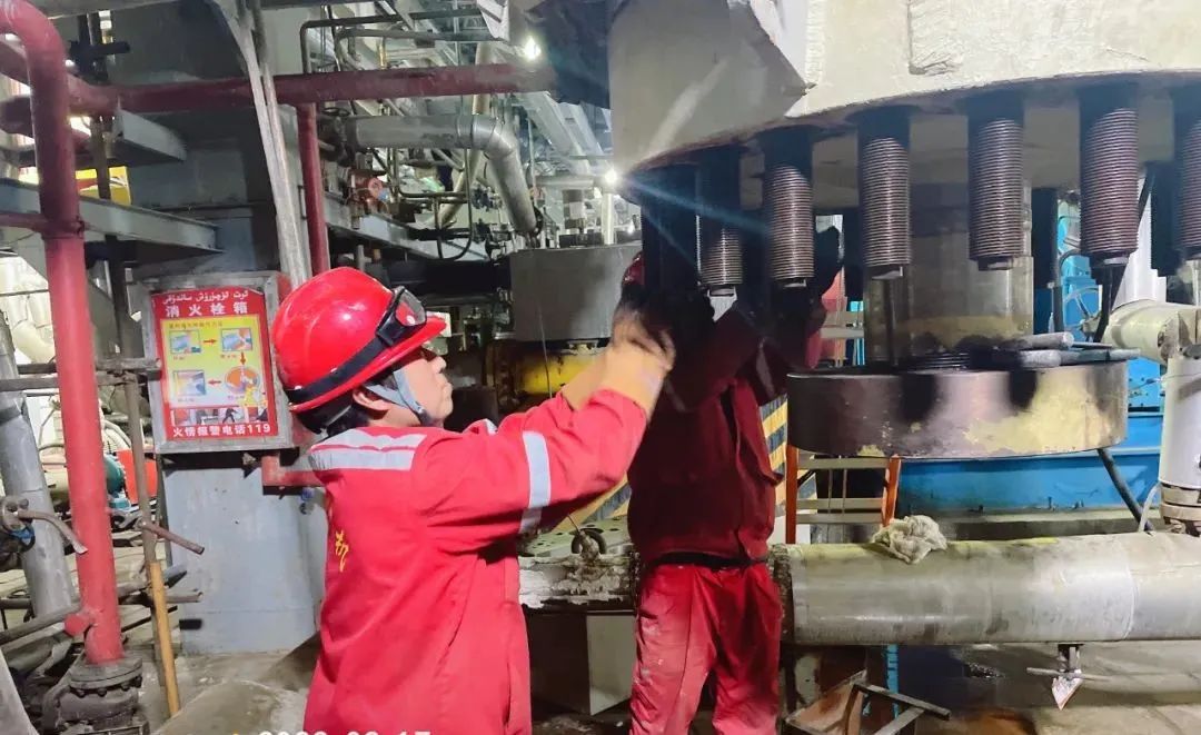 全力以赴 奮戰(zhàn)大修(圖1) 圖片