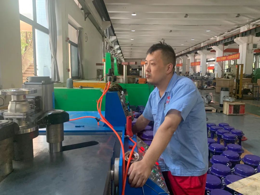 戰(zhàn)高溫斗酷暑 保訂單促發(fā)展(圖1) 圖片