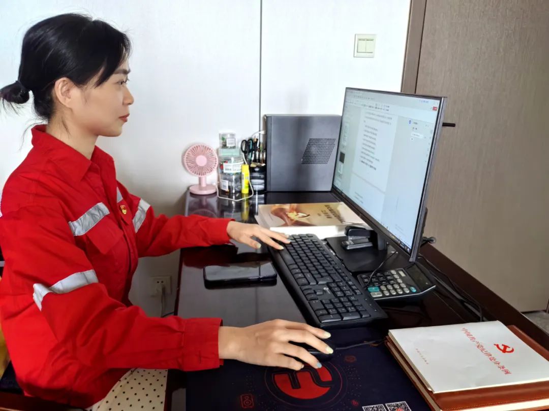 【宜化榜樣】化機公司李丹：提升素質(zhì)強技能，勇于奉獻(xiàn)顯擔(dān)當(dāng)(圖2)