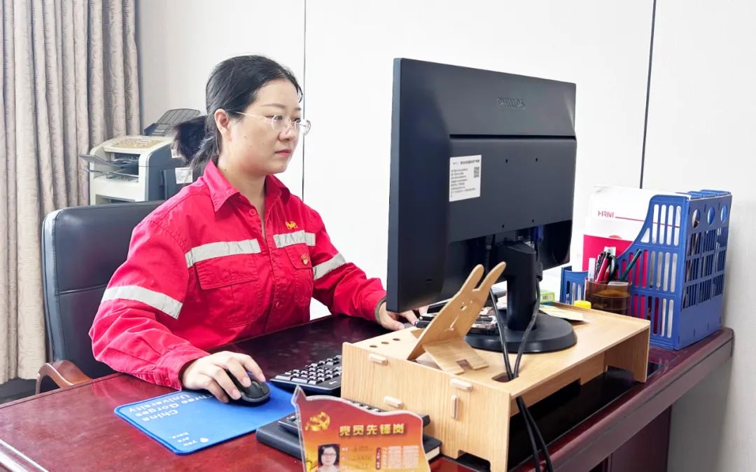 【宜化榜樣】化機公司牛艷嬌：恪盡職守勇?lián)?，廉潔自律揚清風(圖3)