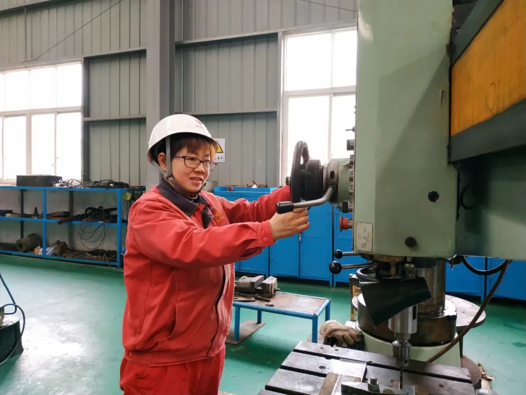 【風采】潛心鉆研新技術(shù) 奮力建功新時代(圖3) 圖片